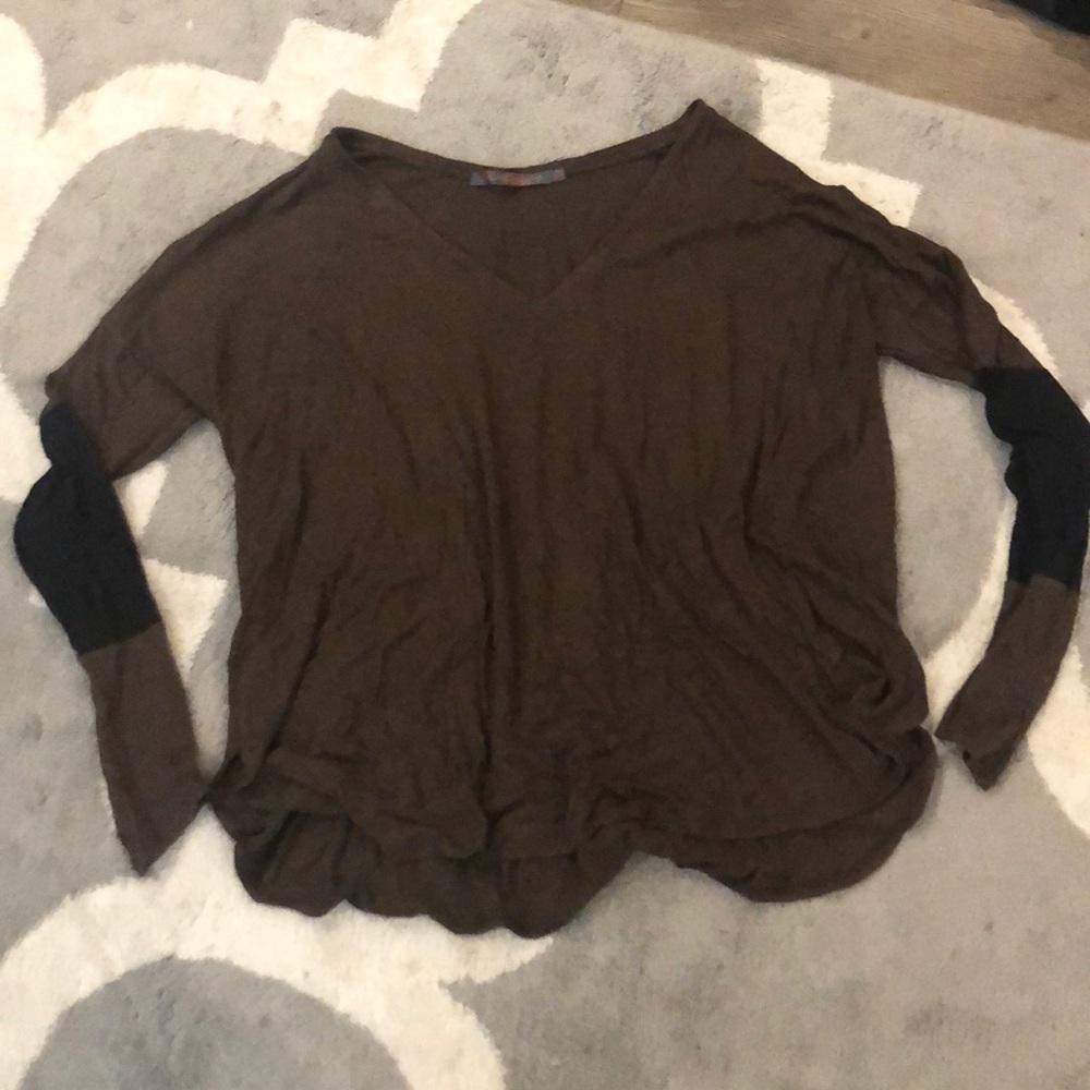 Brown and black lightweight top✨✨